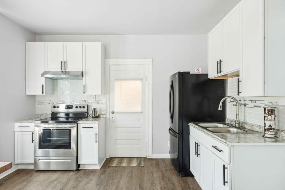 Modern 3BR Home in Southwest Detroit House in Windsor