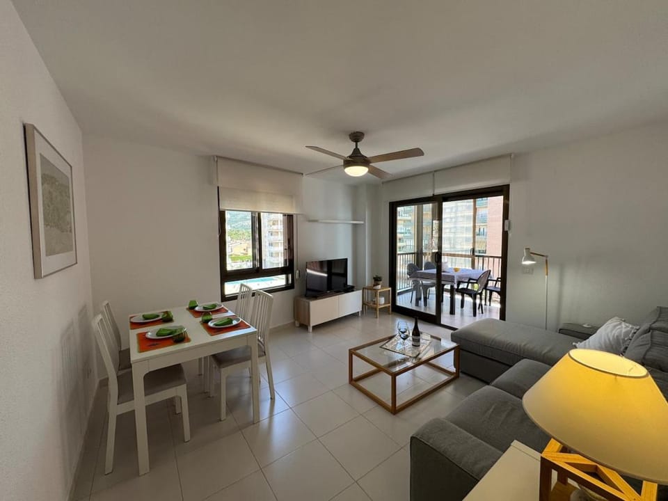 TV and multimedia, Seating area, Dining area