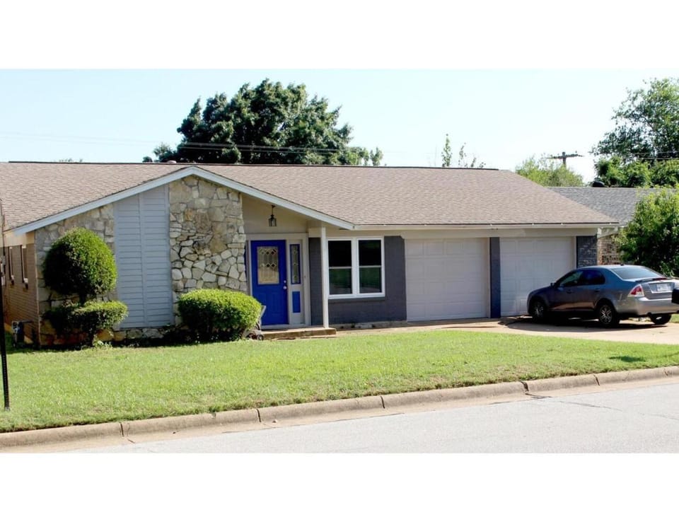 Property building, Street view, Parking