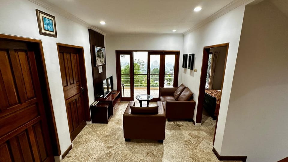 Communal lounge/ TV room, Game Room, Living room, Seating area