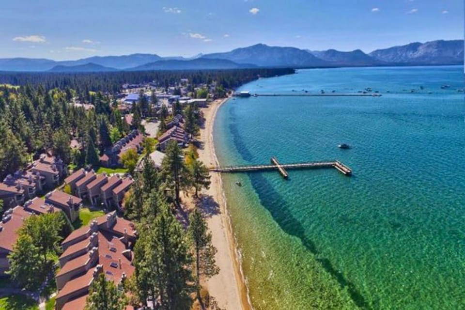Lakeside living with wonderful amenities & activities House in South Lake Tahoe