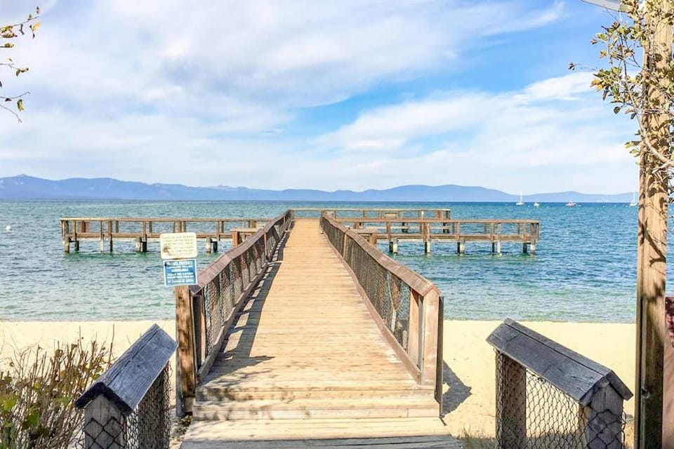 Woodland Tahoe magic near the lake with resort pools - walk to Ski Run Marina House in South Lake Tahoe