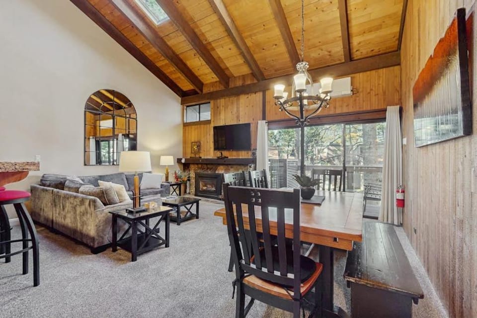 Cozie home with a stone fireplace near Ski Run Marina - new mini split ac House in South Lake Tahoe