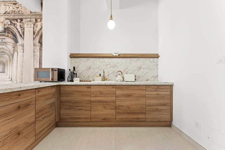 Kitchen or kitchenette