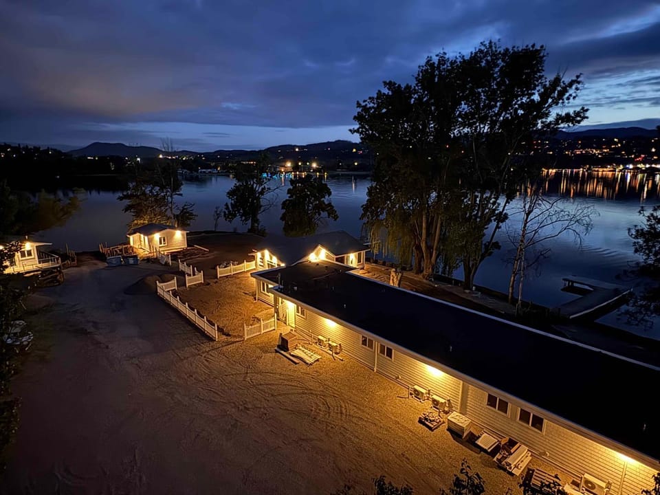 Night, Lake view