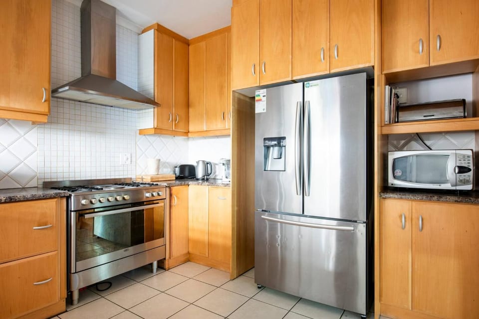 microwave, oven, kitchen
