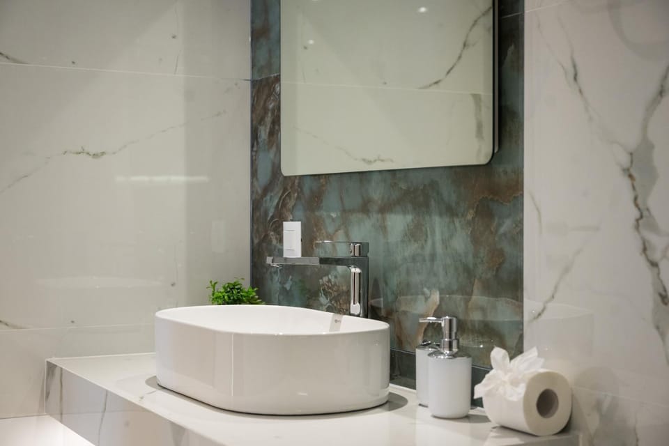 Bathroom, towels