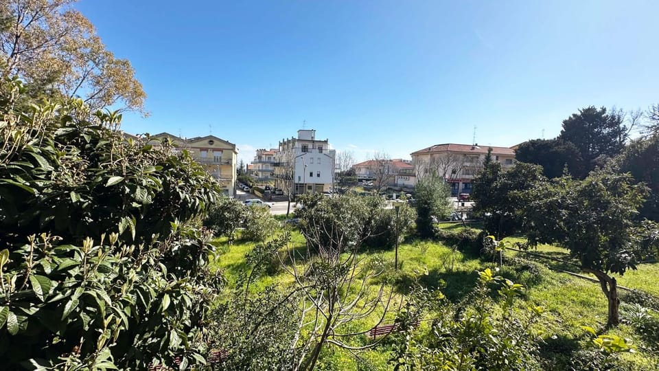 Property building, Day, Natural landscape, Garden, Garden view
