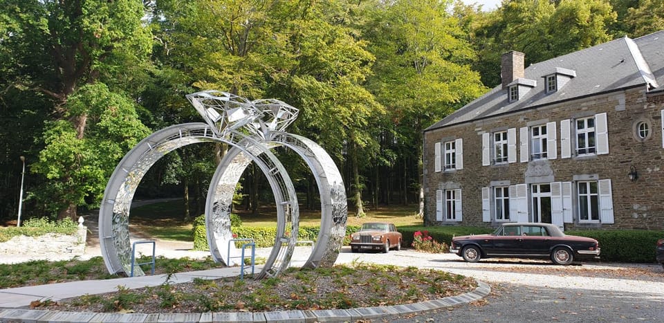 Property building, Nearby landmark, Spring, Day, Natural landscape, Garden, Garden view, Location, Parking