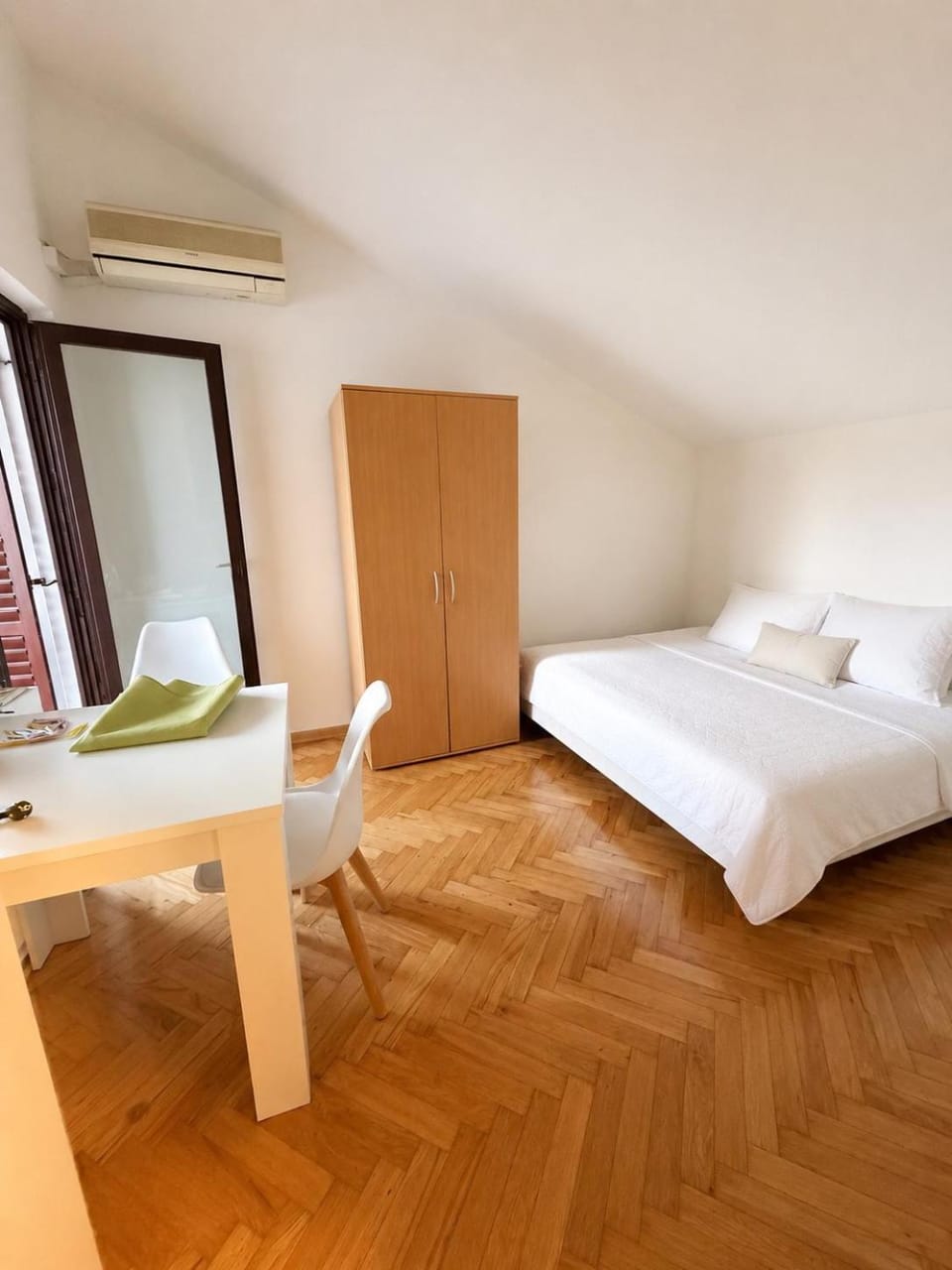 Aurra Studio Apartment in Budva
