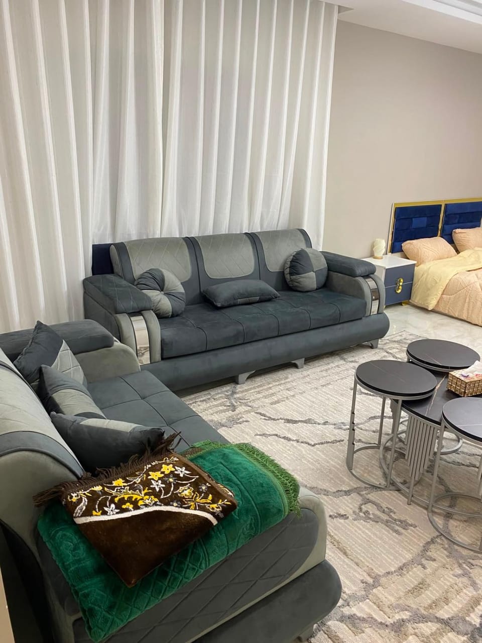 Living room, Seating area