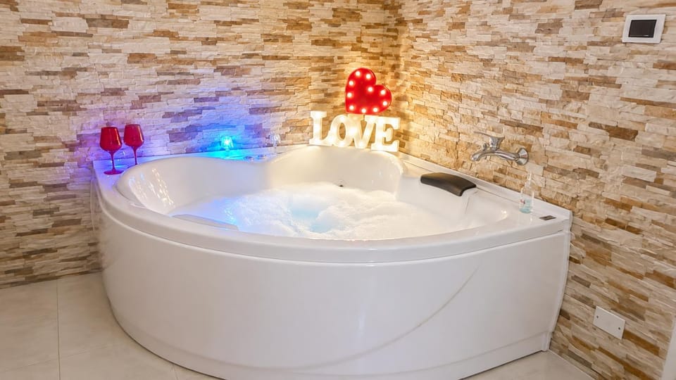 PUCCi LUXURY SUITE Bed and Breakfast in Province of Taranto
