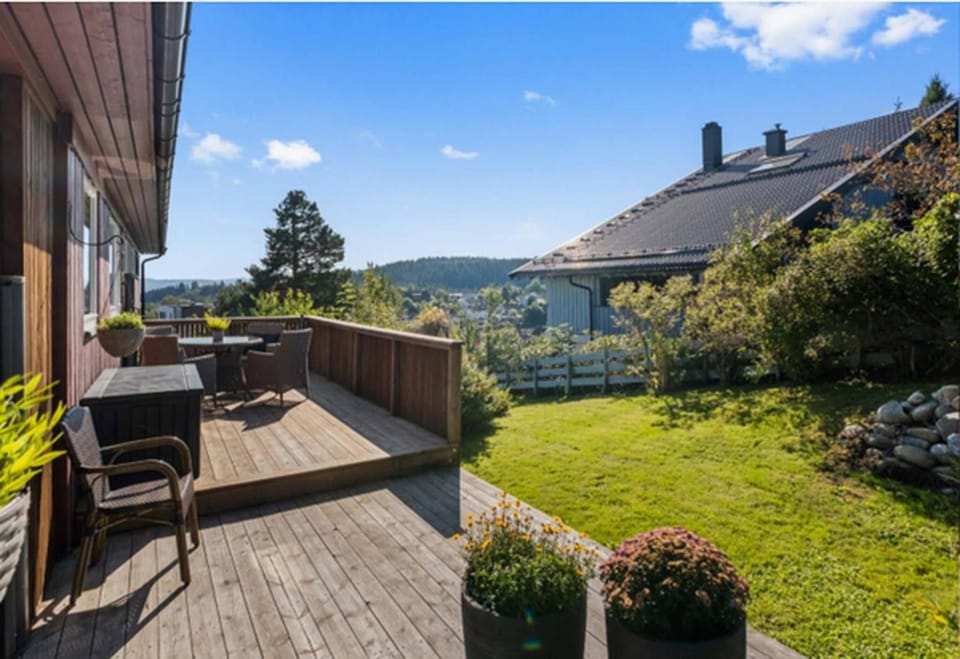 Detached house by bike trails and bathing water House in Trondheim
