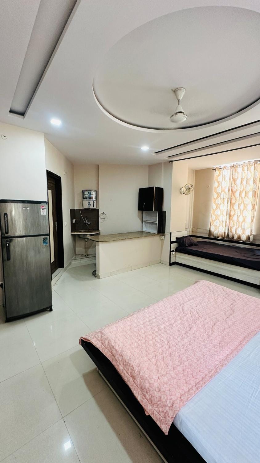 Flat in Malviya Nagar spacious 2 beds for 4 guests Apartment in Jaipur