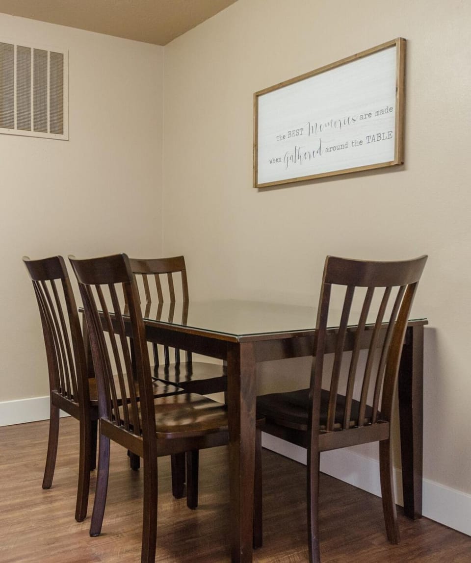 Updated 2-bedroom condo in the heart of Logan Apartment in Logan