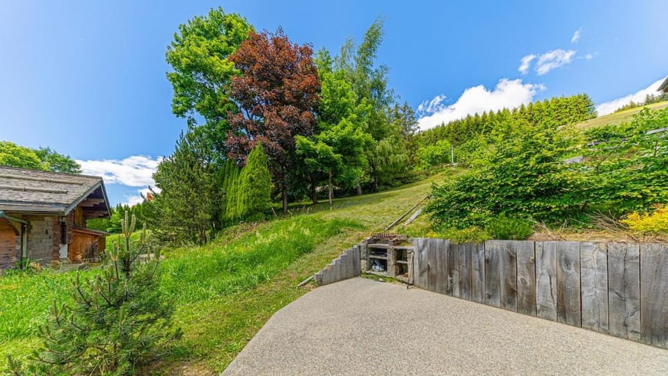 Chalet Christina - Charming and Cozy Apartment in La Clusaz