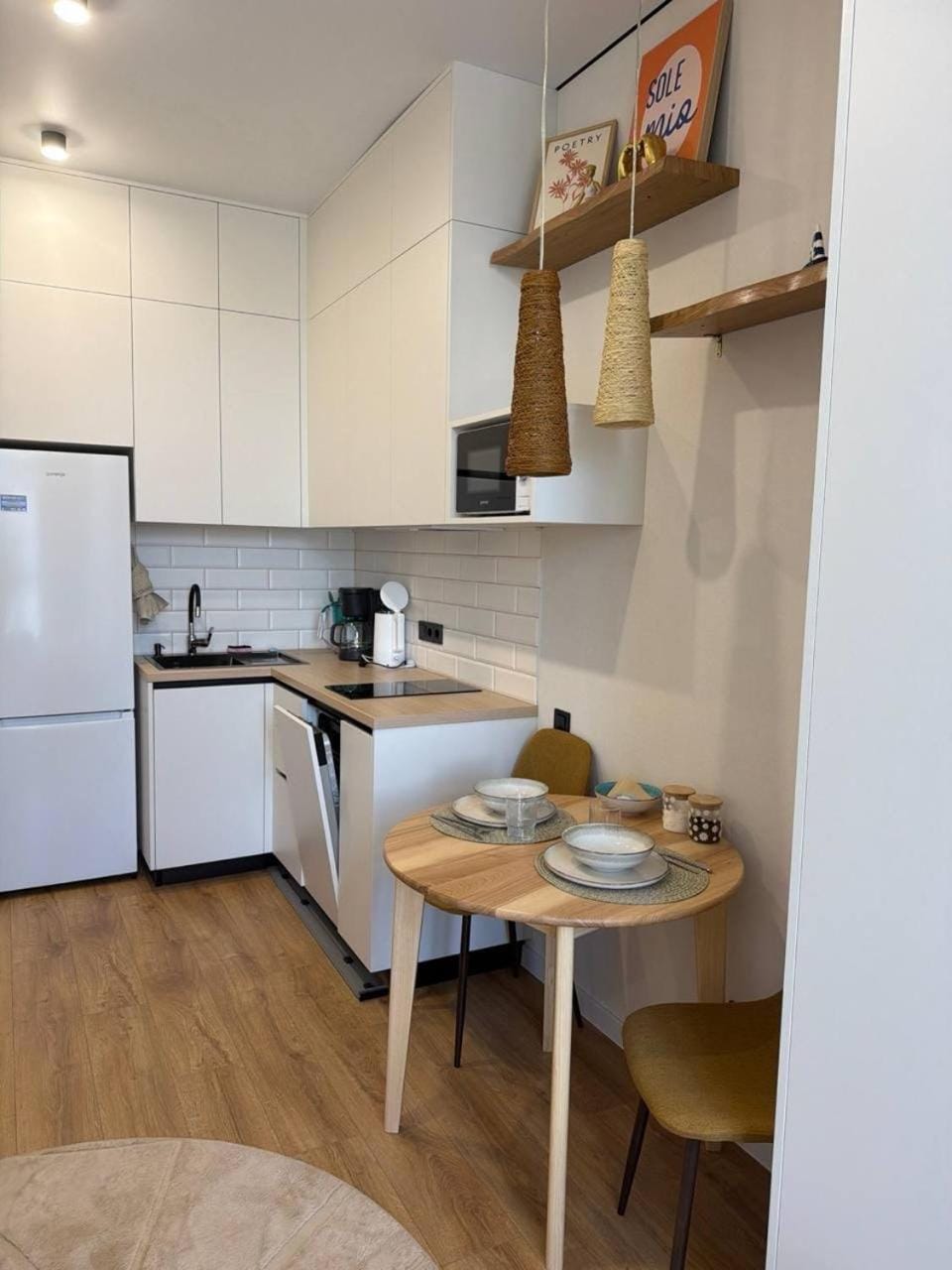 Coffee/tea facilities, Kitchen or kitchenette, Dining area, pet friendly, stove