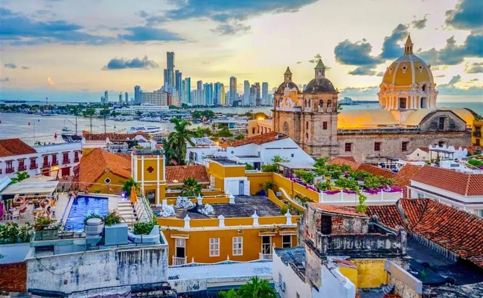 Ivory Tide, Sea View, Pool & Coastal Calm Apartment in Cartagena
