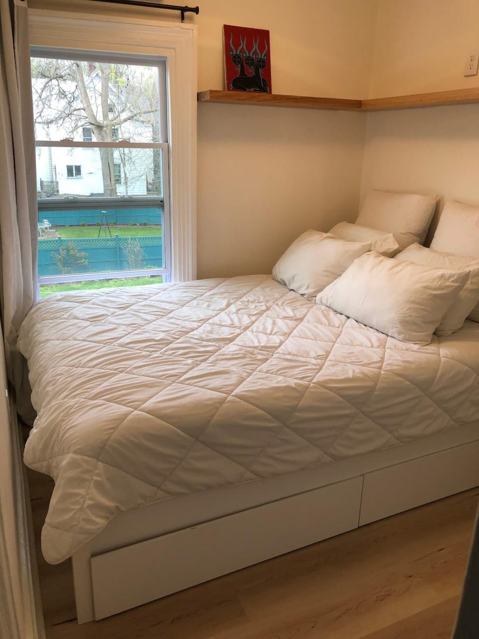 Charming & Quaint 1 bed in Historic Uptown! House in Kingston