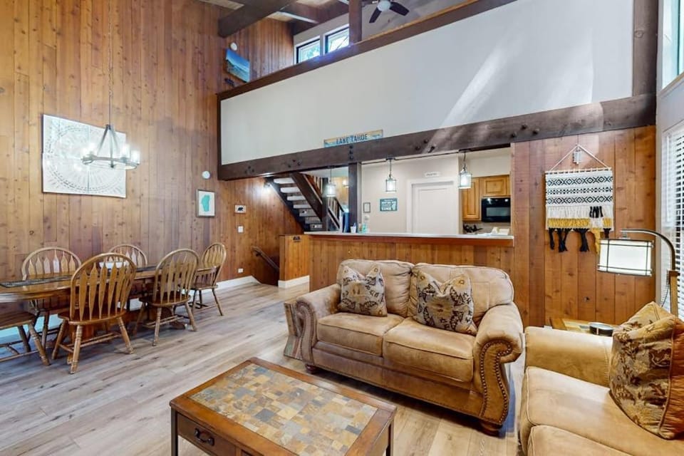 Escape to the lake for luxury amenities near Ski Run Marina & Heavenly House in South Lake Tahoe