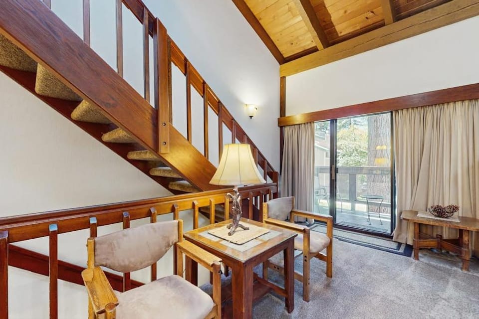 Inviting condo near skiing with lake & beach access pools & hot tubs House in South Lake Tahoe