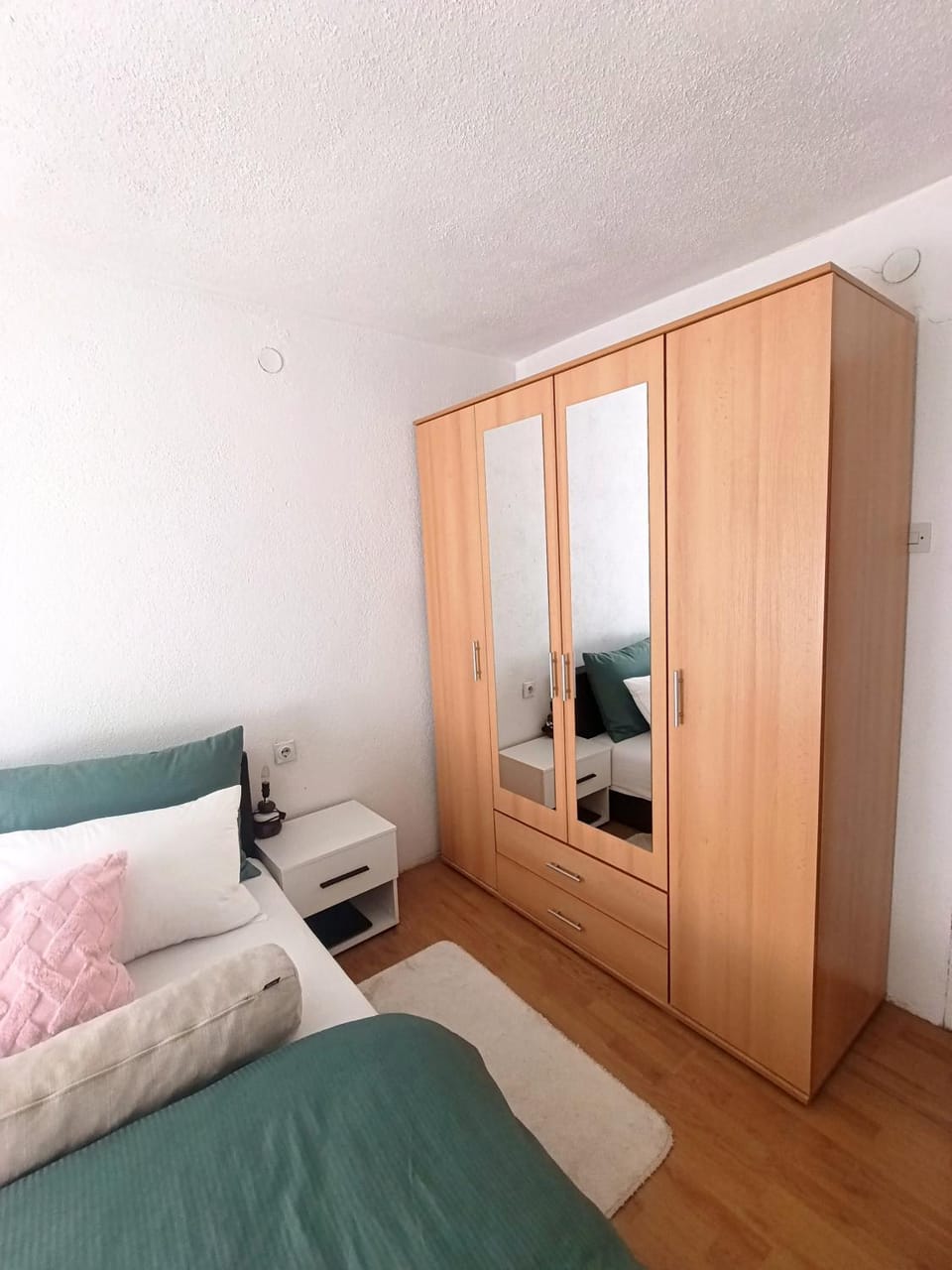 Bed, Photo of the whole room, Bedroom, wardrobe