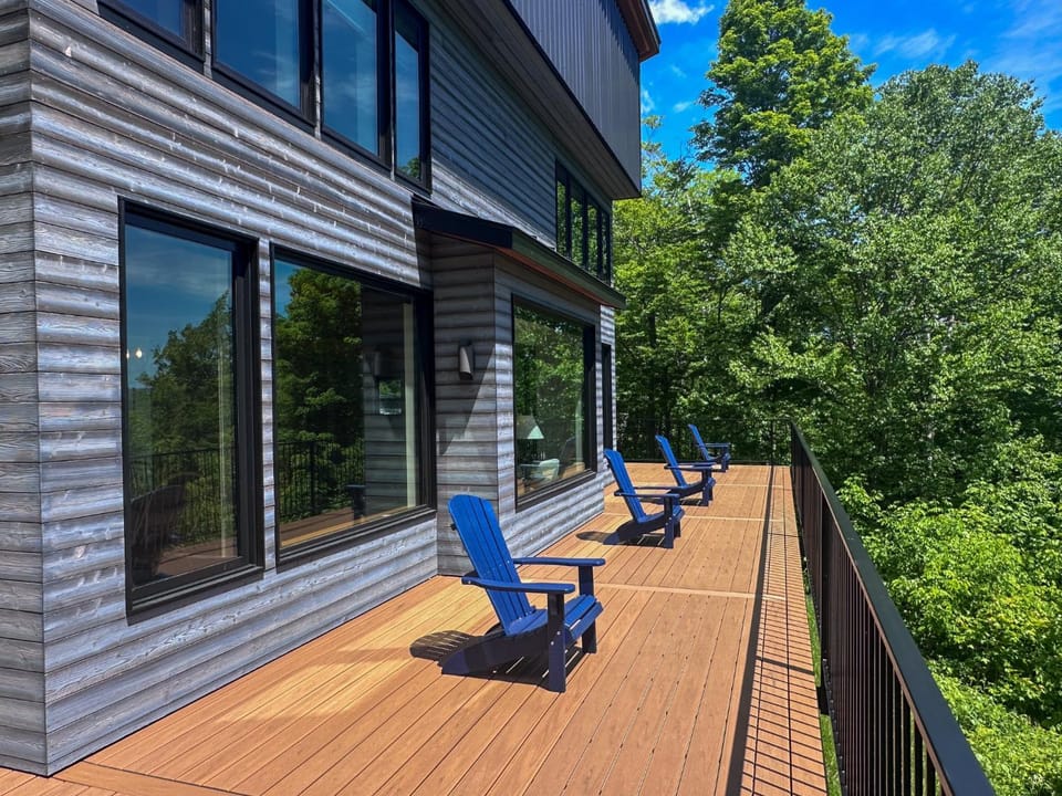 Sugarbush Upper Village Retreat House in Warren