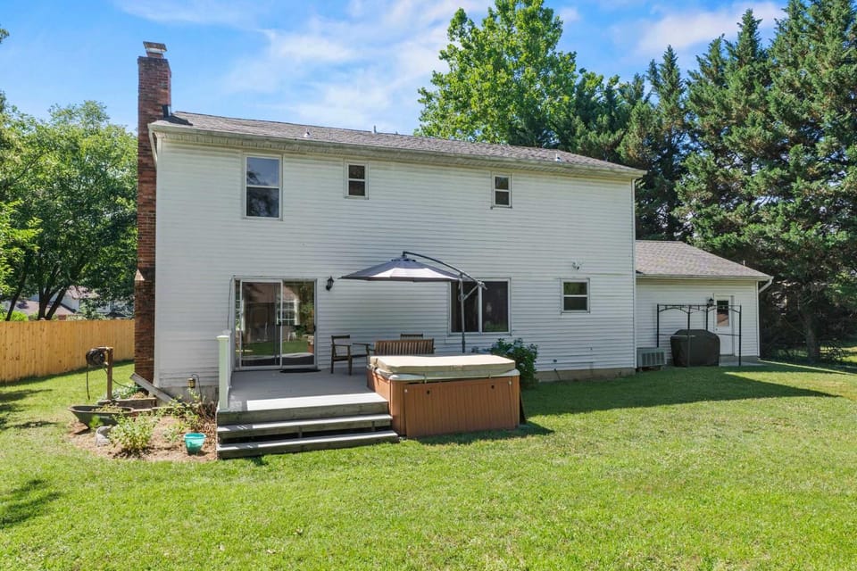 Spacious Edgewater Home Deck & Sleeps 10 House in Anne Arundel County