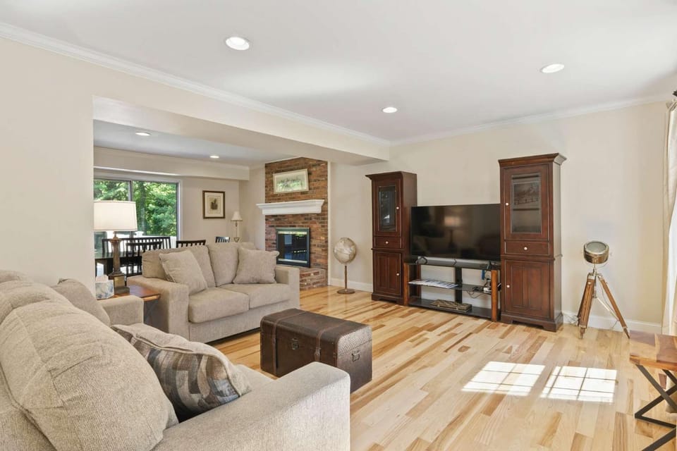 Spacious Edgewater Home Deck & Sleeps 10 House in Anne Arundel County