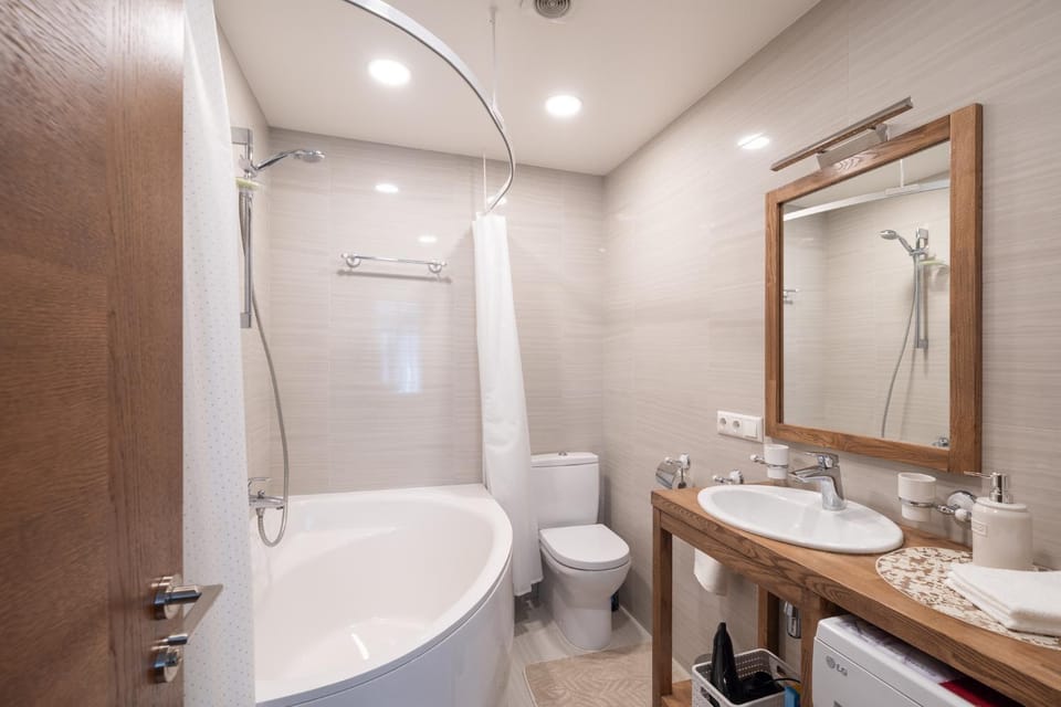 Old Town 75sqm flat in a modern building - remote work setup Apartment in Riga