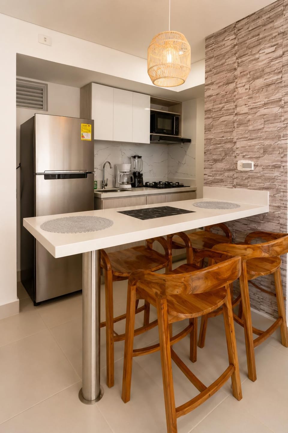 Golden Breeze, Seaview, Old town & Pool Apartment in Cartagena