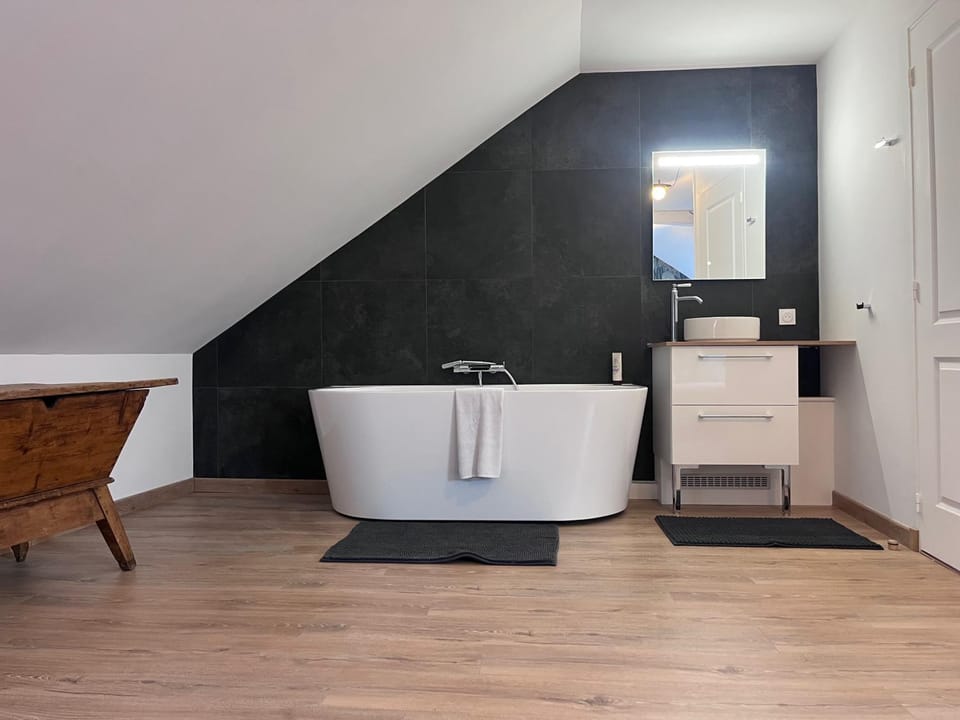 Bathroom, Bath