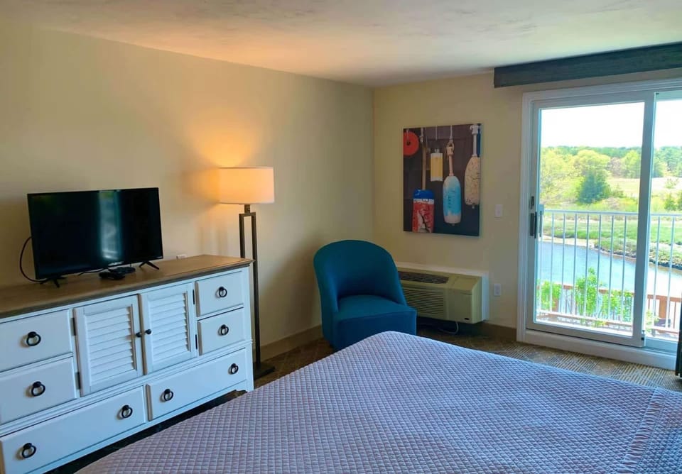 Riverview Resort - 2 Bedroom Apartment in South Yarmouth