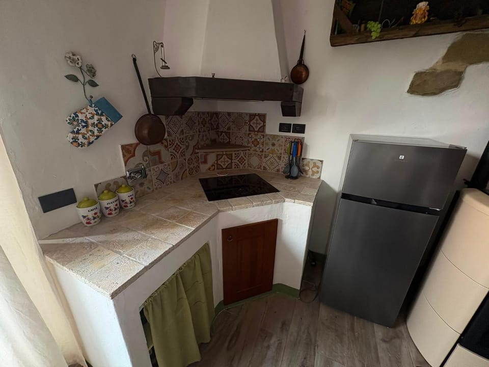 Kitchen or kitchenette, Kitchen or kitchenette