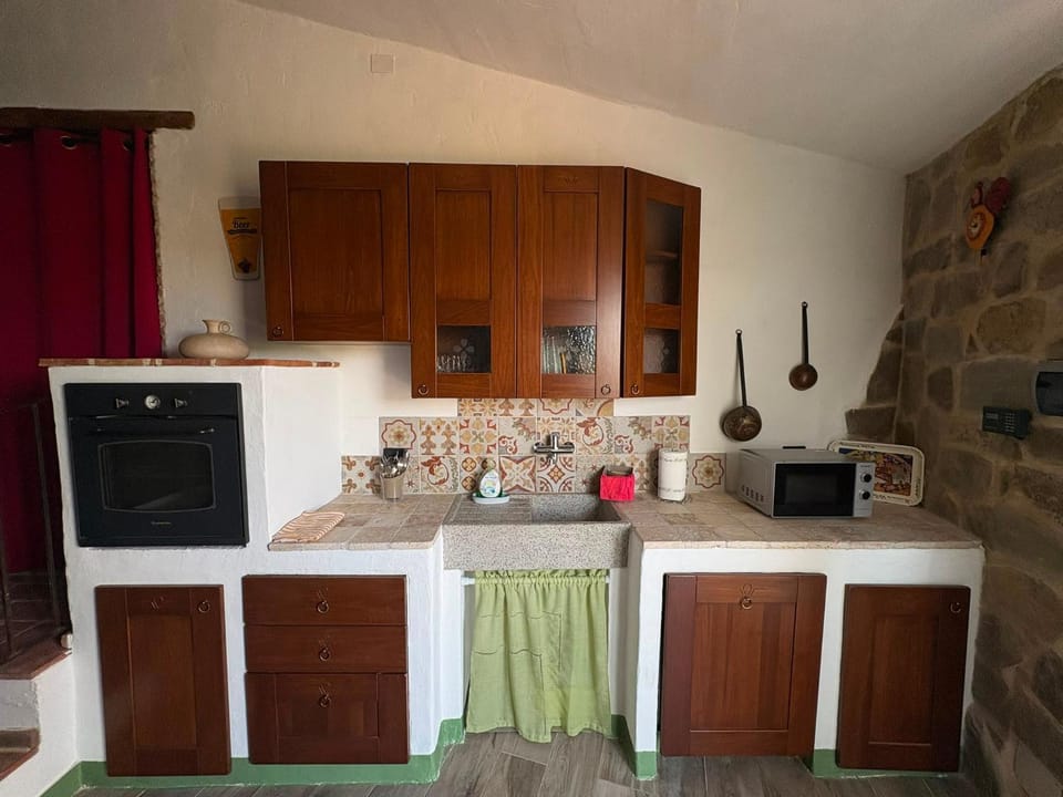 Kitchen or kitchenette, Kitchen or kitchenette