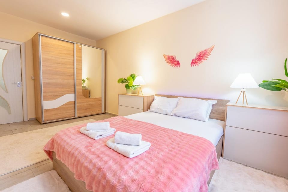 Bed, Bedroom, wardrobe