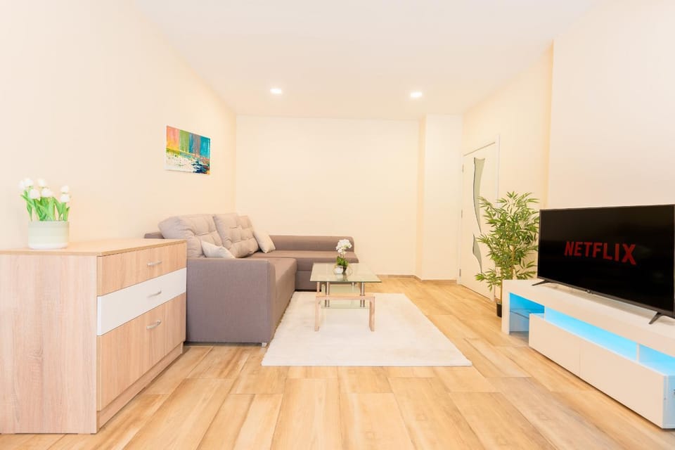 TV and multimedia, Living room, Decorative detail