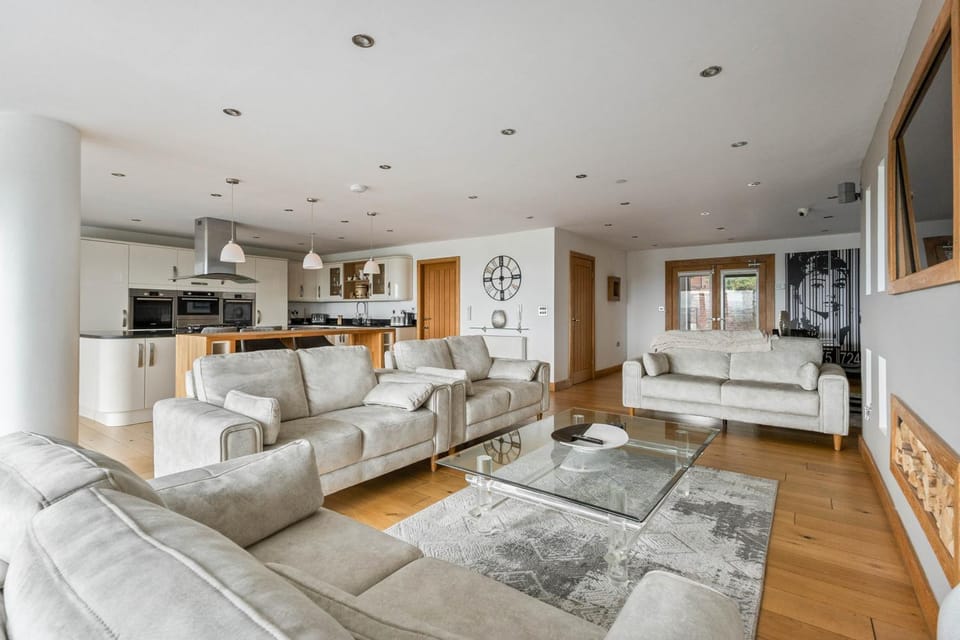 Luxury Corporate Accommodation Near Leeds House in Wakefield
