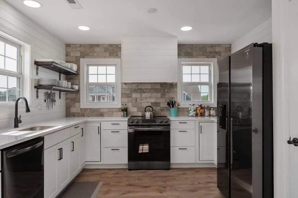 Dog Friendly Barrel Sauna Hot Tub Soundside House in Kill Devil Hills