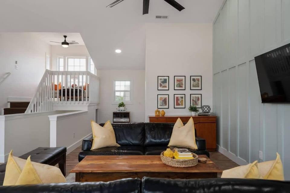 Dog Friendly Barrel Sauna Hot Tub Soundside House in Kill Devil Hills