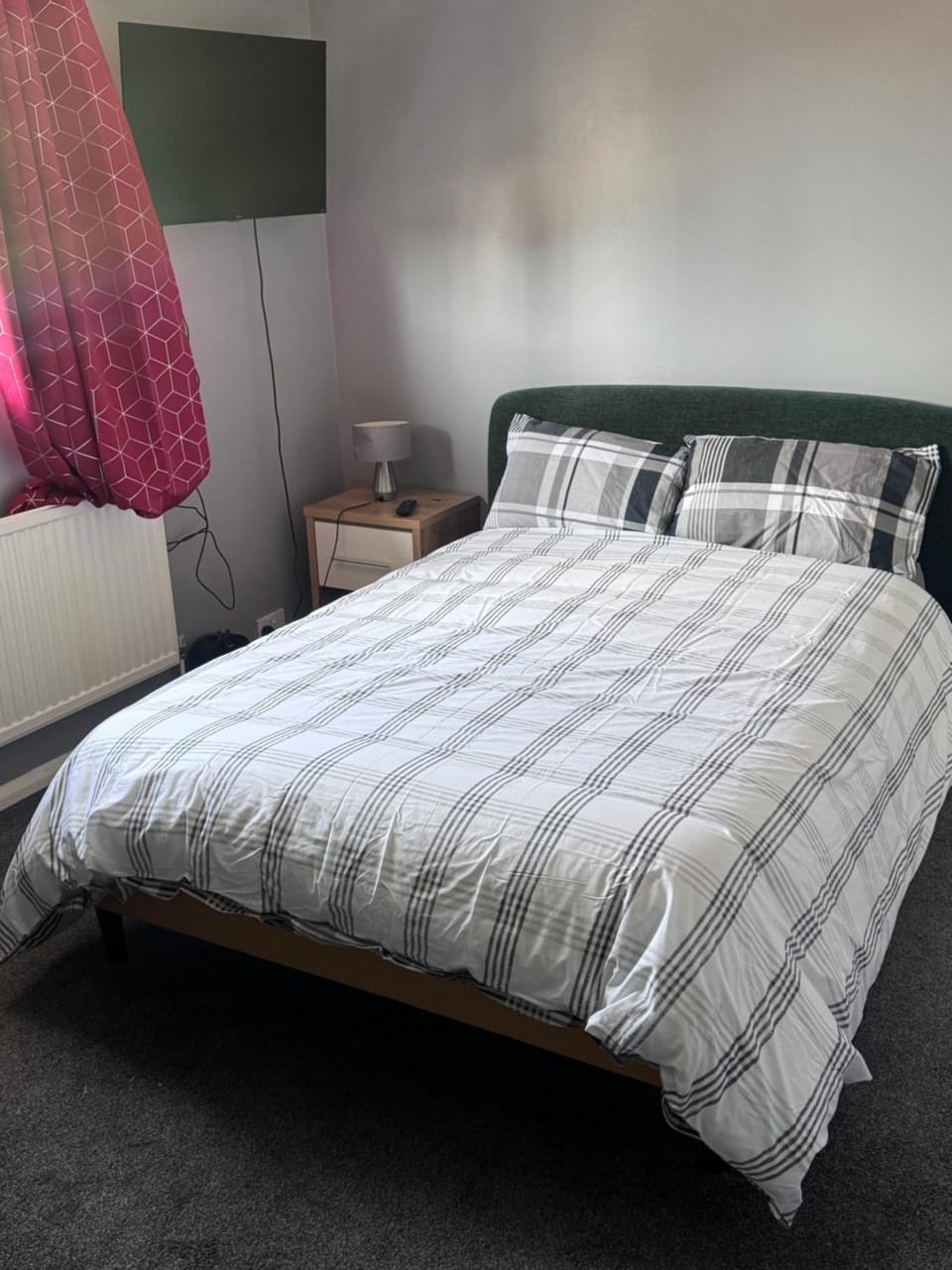 Cozy and Charming Double room with Workspace Vacation rental in Bedford
