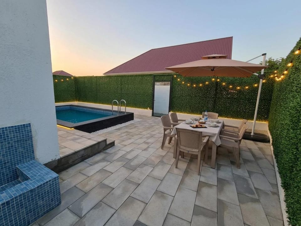 Natural landscape, Activities, Garden, View (from property/room), Balcony/Terrace, Dining area, Garden view, Pool view, Swimming pool, sunbed