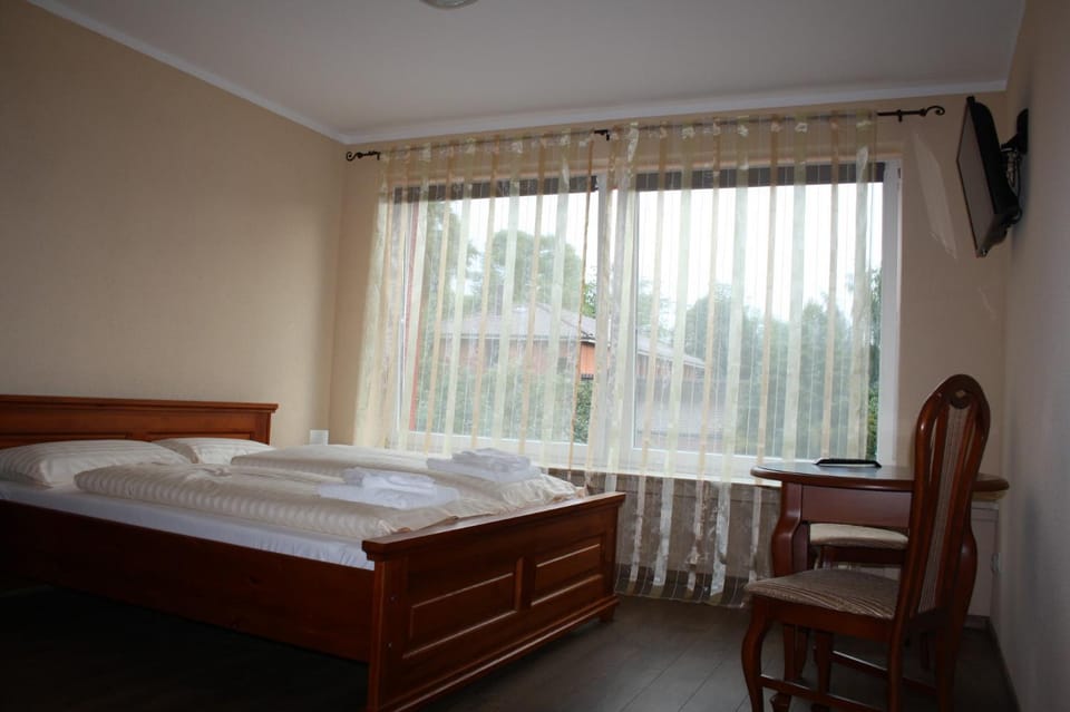 Day, Photo of the whole room