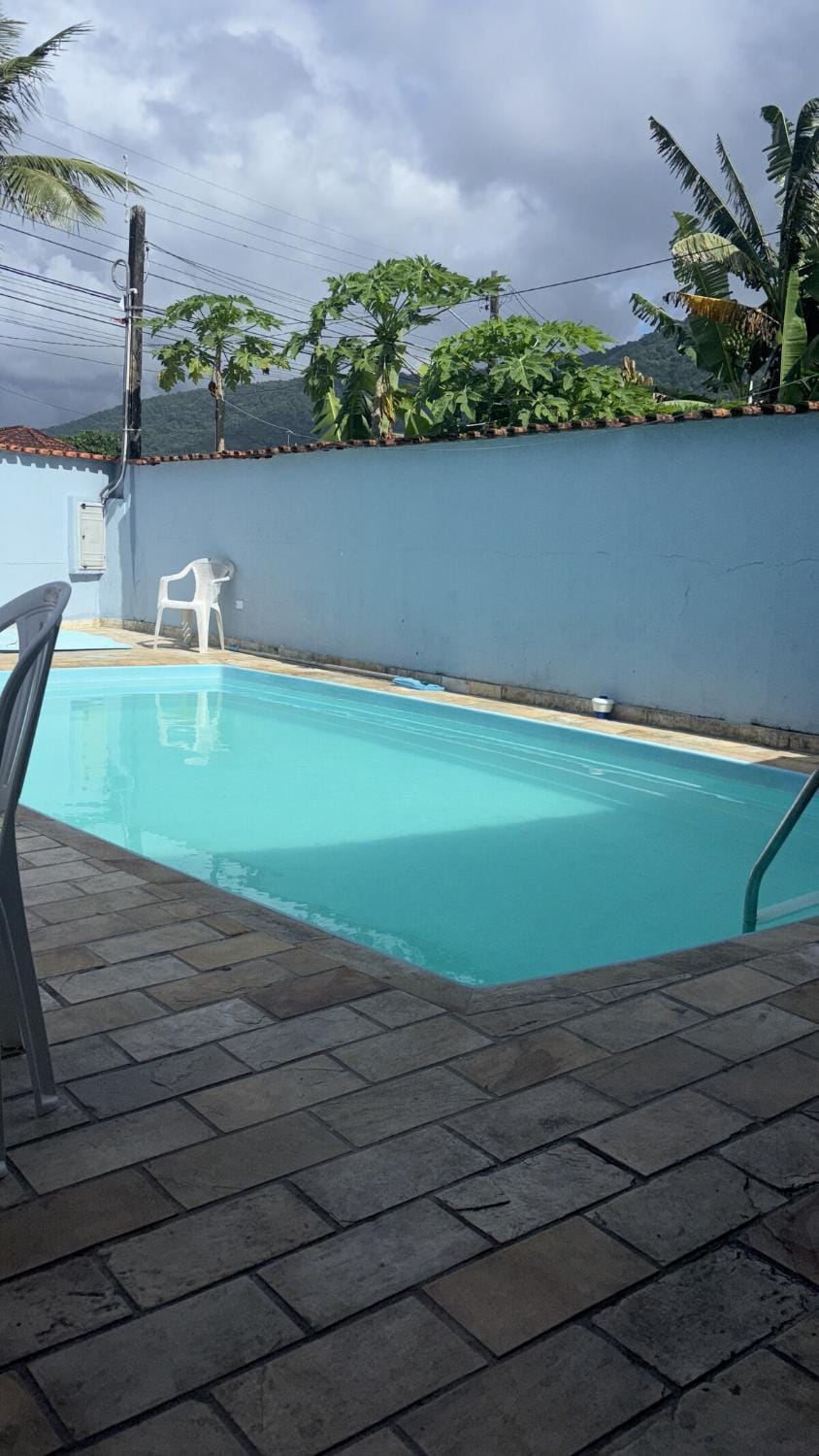 Casa da Piscina Azul Pé na Areia - Churrasqueira House in State of São Paulo