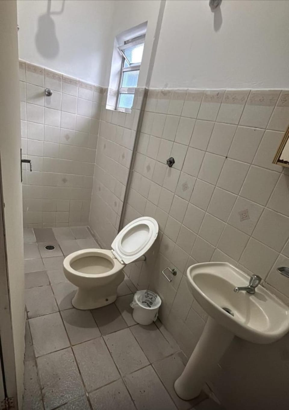 Casa da Piscina Azul Pé na Areia - Churrasqueira House in State of São Paulo