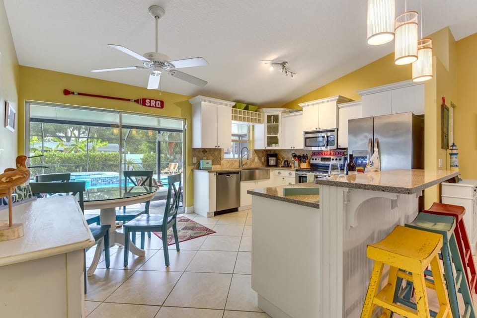4 Mi to Siesta Key Beach! Spacious Family Getaway House in Gulf Gate Estates