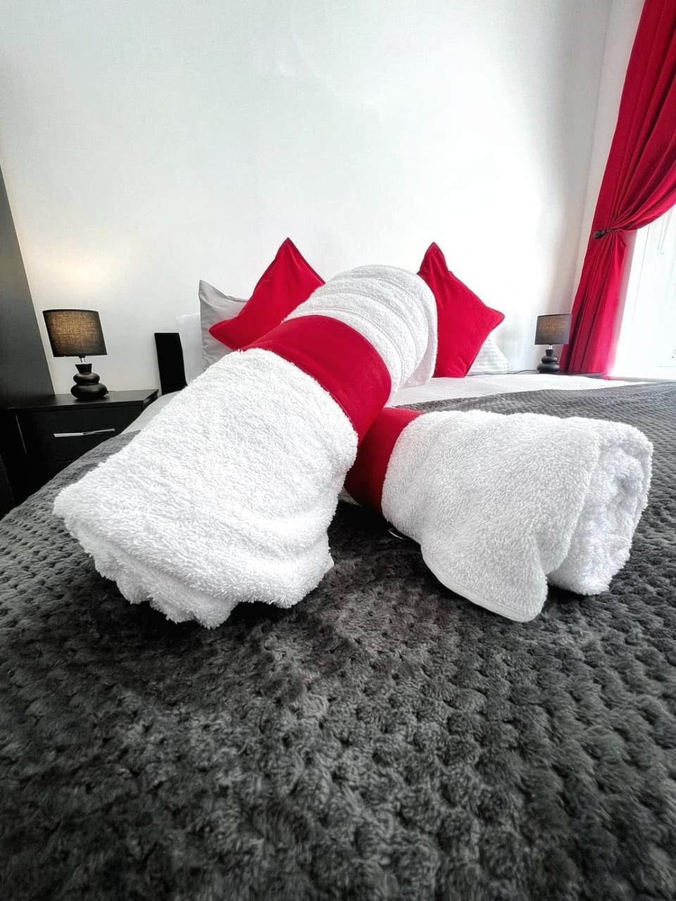 2Bed Flat High St Sleep 4 Central Essex Apartment in Grays