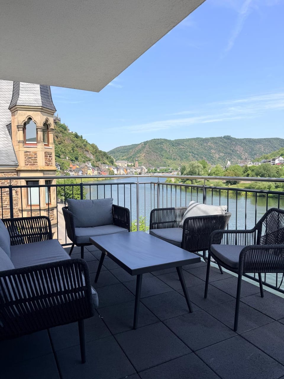 Day, Natural landscape, View (from property/room), Balcony/Terrace, Seating area, Dining area, Lake view, Mountain view, River view