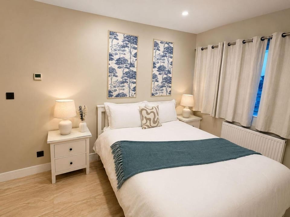 Beautiful Family Apartment Near Hyde Park House in City of Westminster