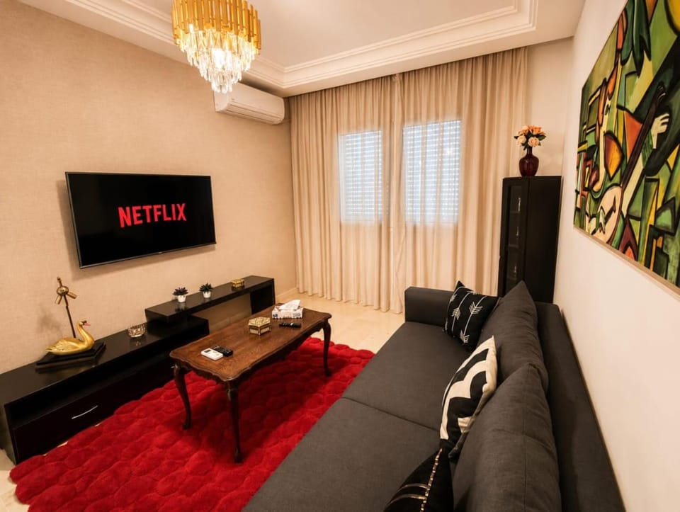 TV and multimedia, Living room, Seating area, Evening entertainment